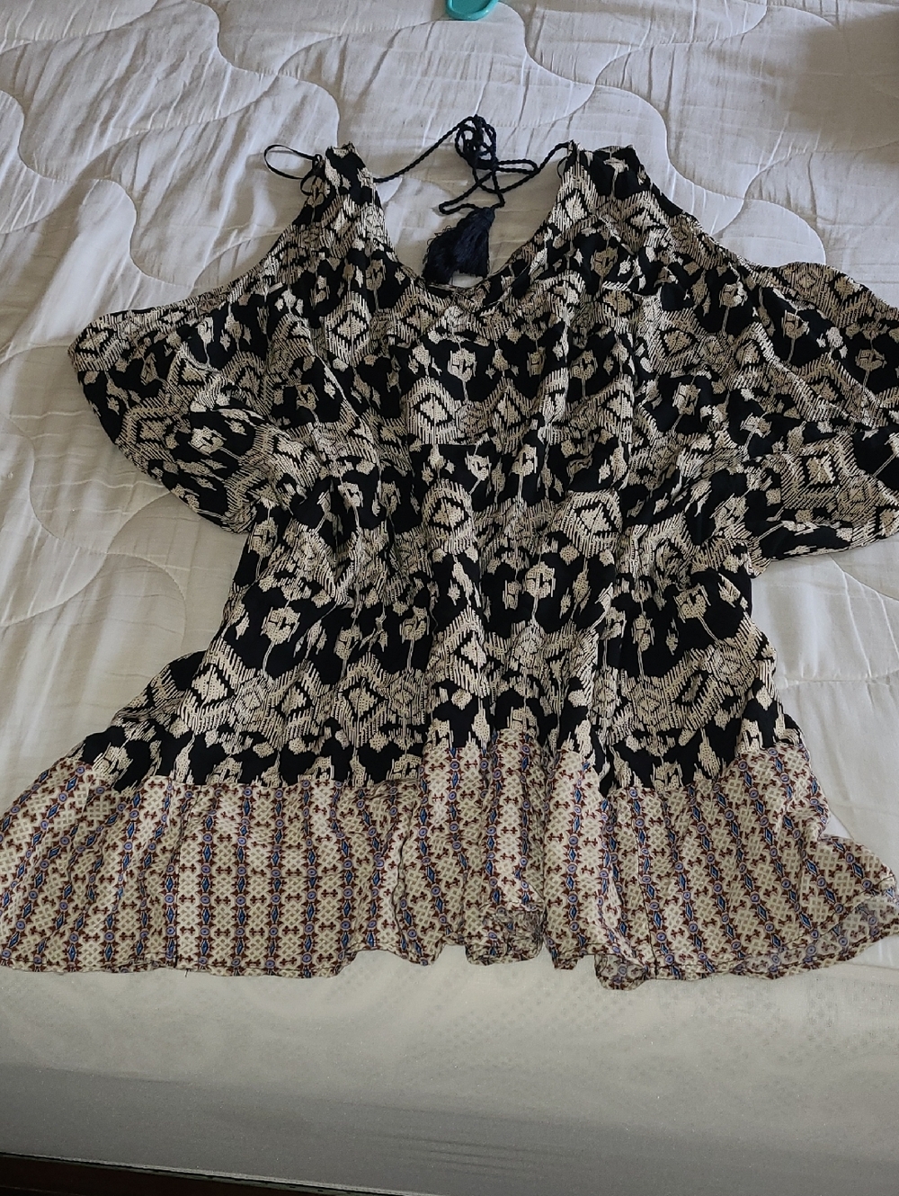Black & Cream Printed Cold-Shoulder Women's Top